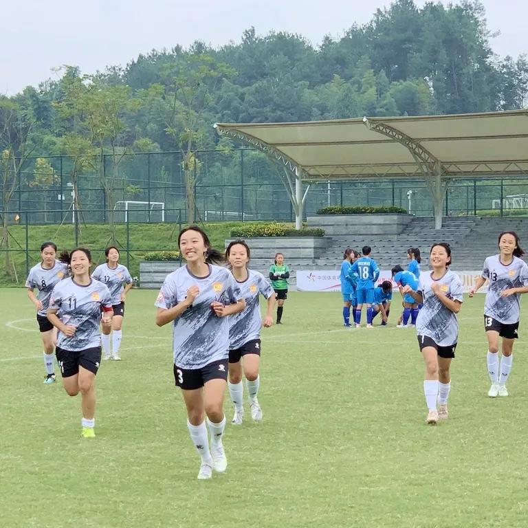 为中国女篮球队点赞,四川广元中学足球队