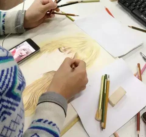 绘画~彩铅丨用彩铅如何描绘你心中的明星