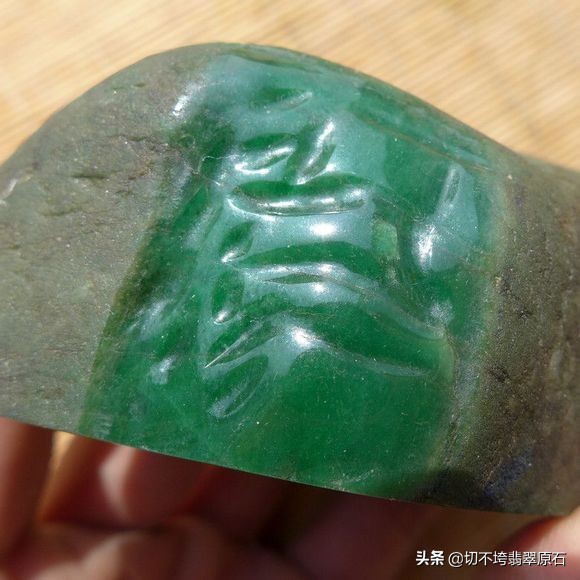 会卡场口的翡翠介绍,会卡场口的翡翠手镯