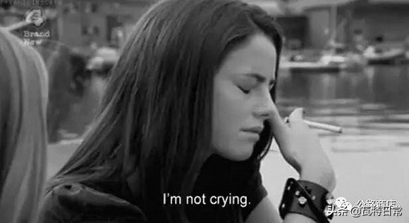 都别动！我掉了一只隐形眼镜