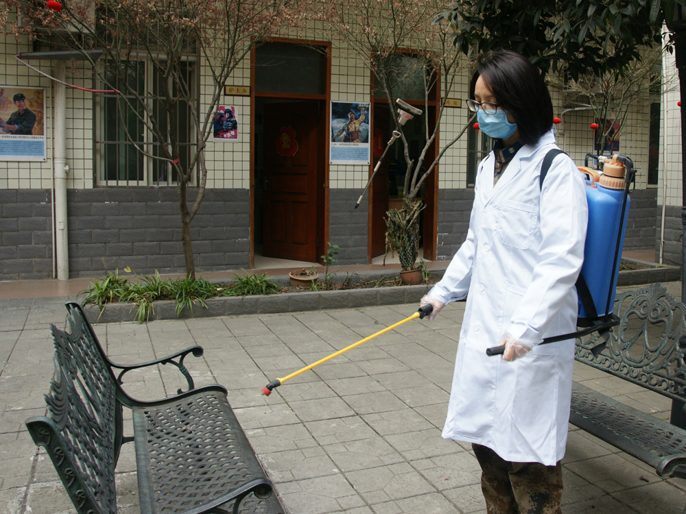 四川省军区成都第二离休所：她们，身着“孔雀蓝”答好“战疫题”