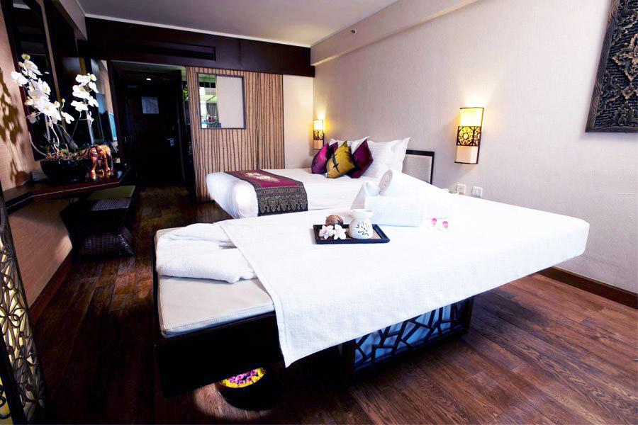 连续六年夺冠世界的新加坡机场，连游泳池和按摩浴缸都准备好了！