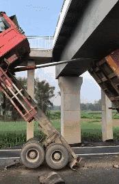 玉米地发现不明液体怎么办,玉米地发现的怪事