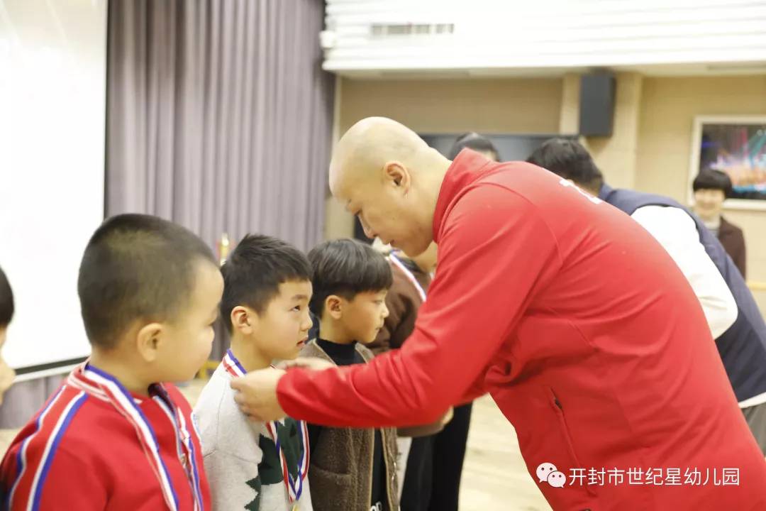 幼儿园足球运动,运动速度与激情