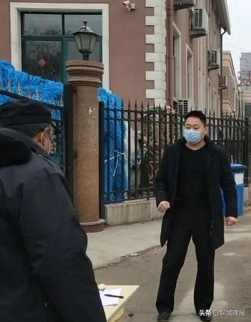 为了小区安全我们一直在行动,为了业主的安全保驾护航