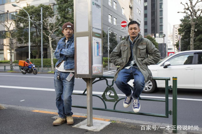 匡威排队买鞋现场,匡威新款鞋排队