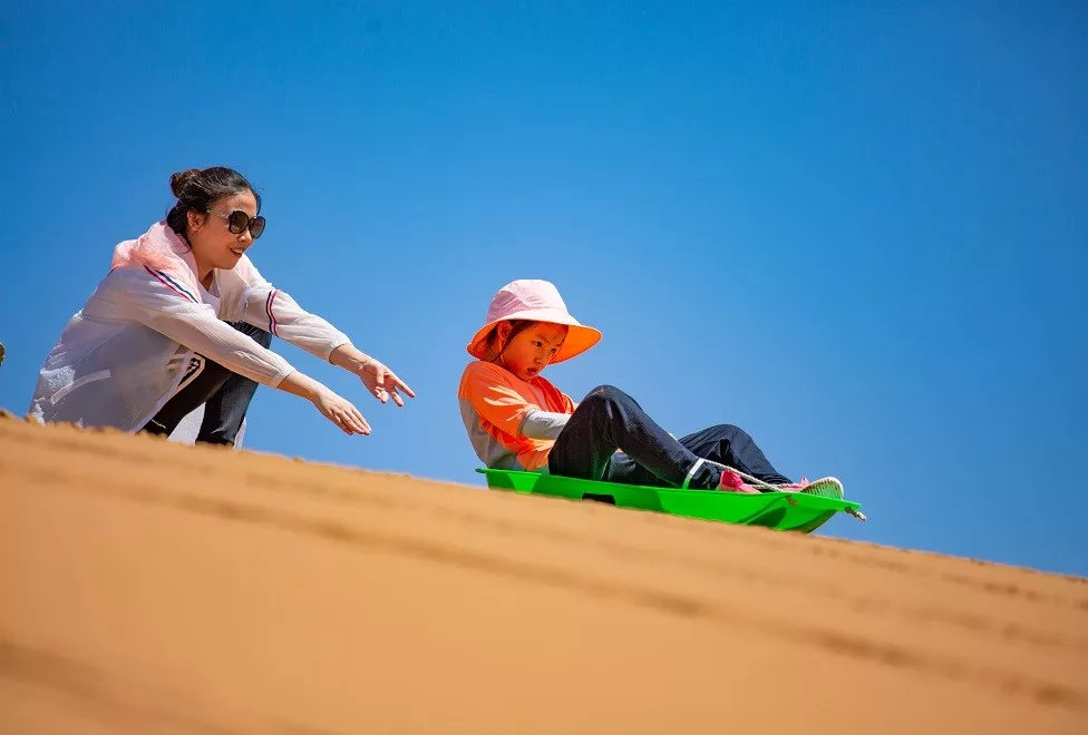 沙漠亲子营价格 (沙漠亲子陪伴营优惠政策)