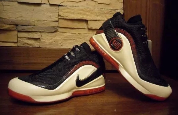 近年复刻的詹姆斯球鞋,詹姆斯的最新的球鞋