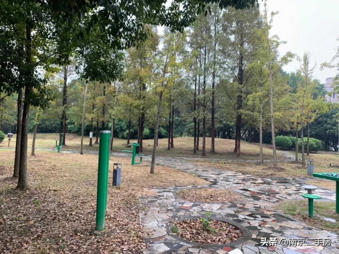 高端小区房价虚高能买吗,房价低又宜居的房子你敢相信吗