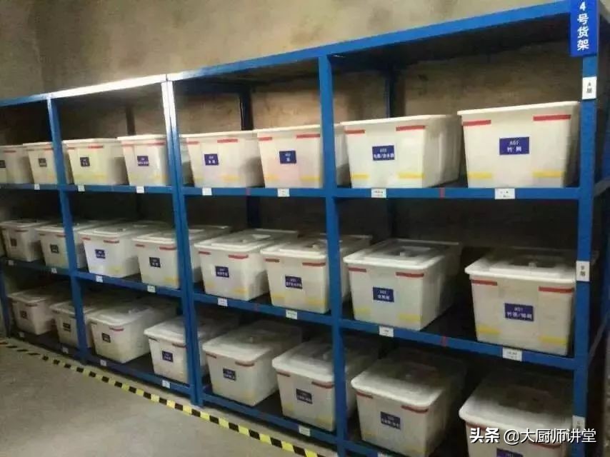 火爆全国的4D厨房到底是怎么样的？厨师长给你看看这些照片