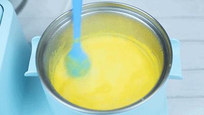 造型可爱的粒粒面,搭配亮丽的汤汁和芝士,不怕宝宝没胃口