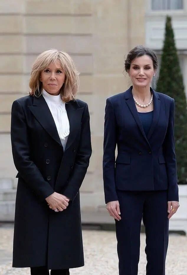 法国第一夫人穿15厘米高跟踝靴同框西班牙王后，奶奶脸不敌高级感