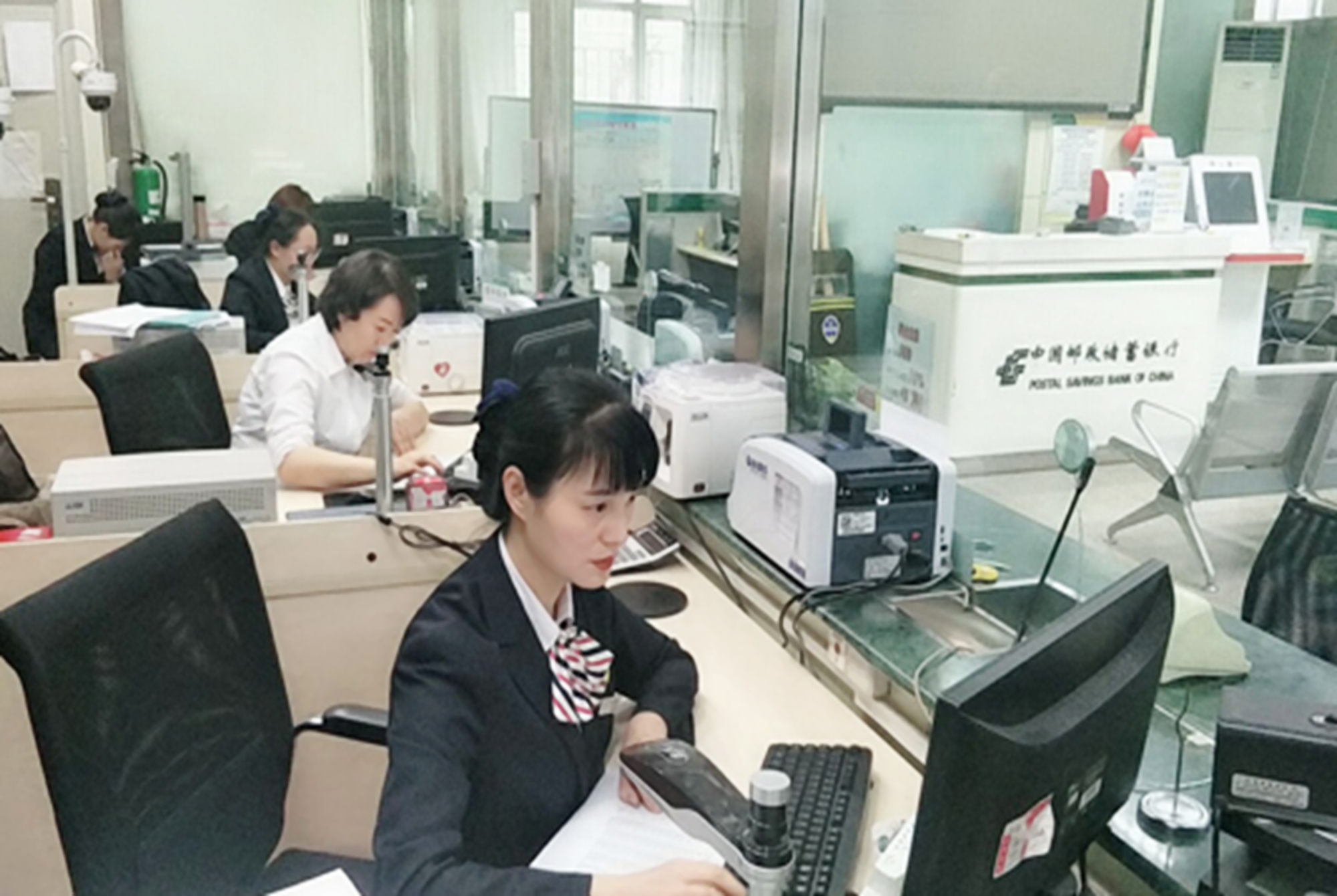 多家银行卡要被注销赶紧自查,卡里有钱会被银行销户吗