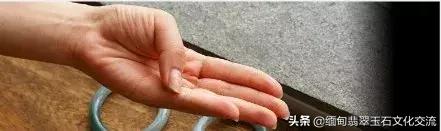 怎么辨别翡翠手镯好坏图解,翡翠手镯好坏最简单方法