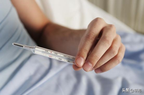 太难了反复发烧退不下来,刚跑完步体温高为什么不能喝冰水