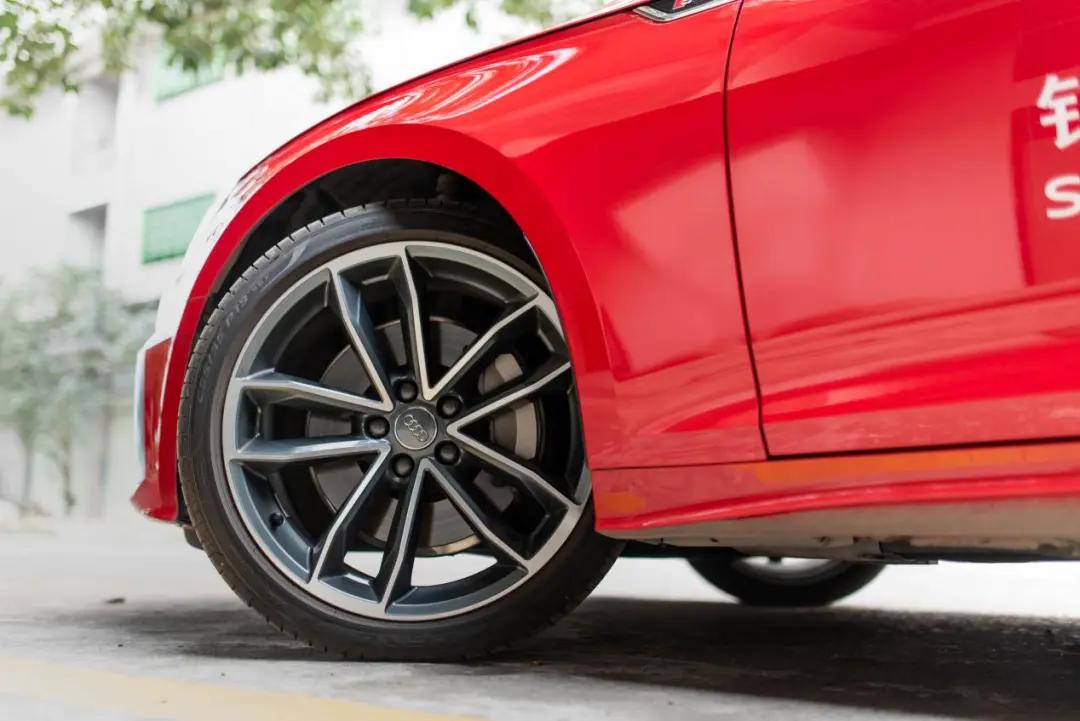 奥迪a5cabriolet敞篷版试驾,奥迪a5sportback