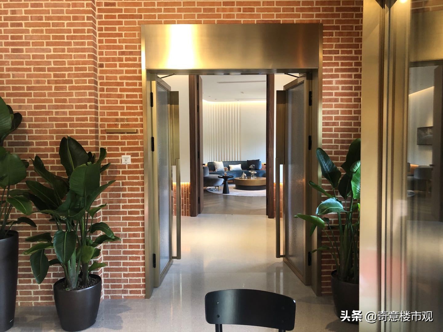 “染料大王”给静安的着色，龙盛·福新里将毛坯开售？