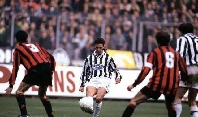 深度解析:为什么说“米兰王朝”的防守,是足球史上最强的?