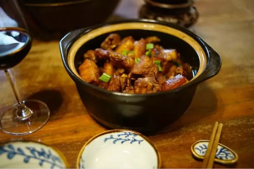 最美的民宿隐藏在森林云海,观光玻璃栈道民宿