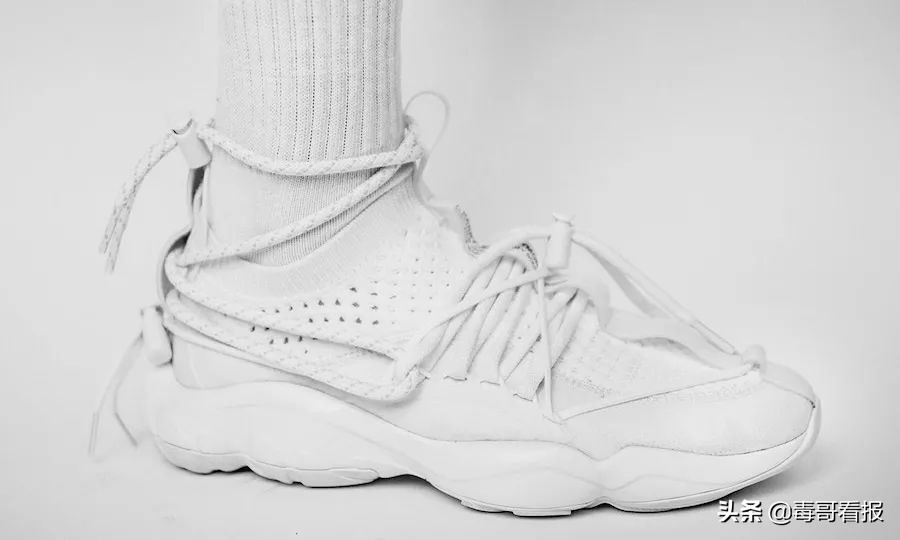 reebok什么意思啊,为什么reebok两个标志