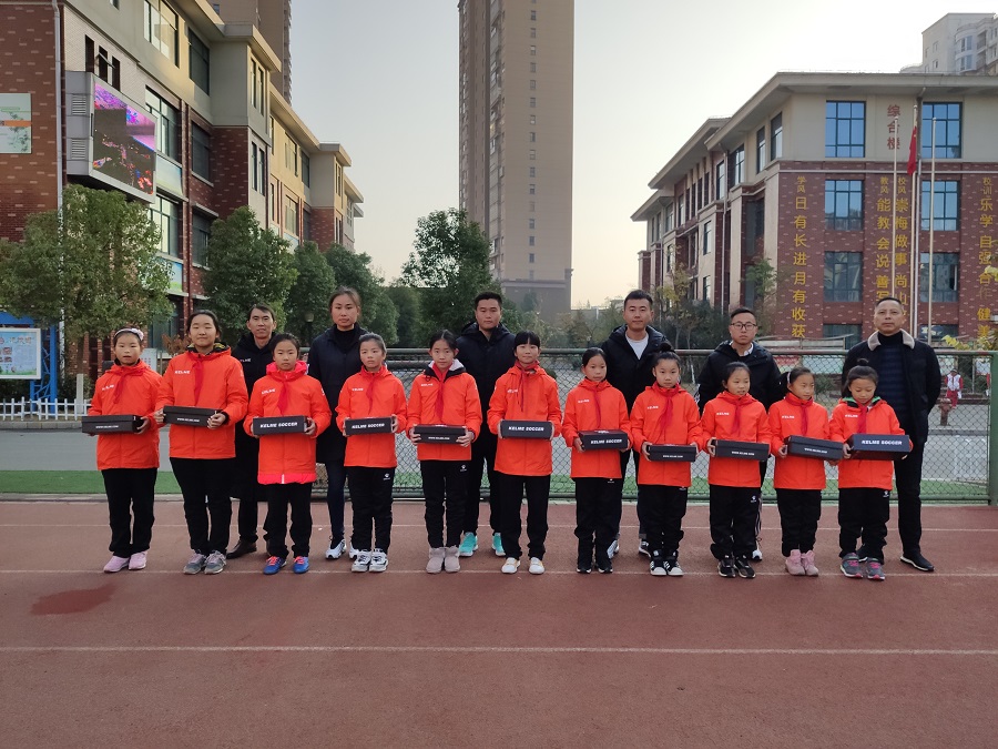 六安市三元岗小学足球赛,六安市梅山路小学足球队