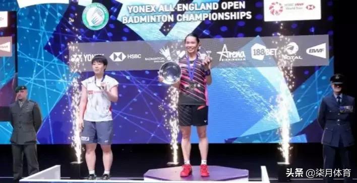 羽毛球高远球如何发力才好看,羽毛球高远球打不高