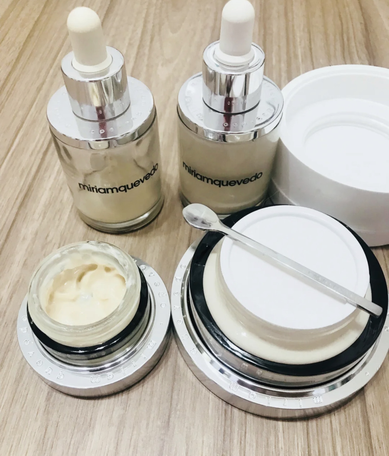 雅诗兰黛线雕怎么用效果好,雅诗兰黛线雕精华官方手法