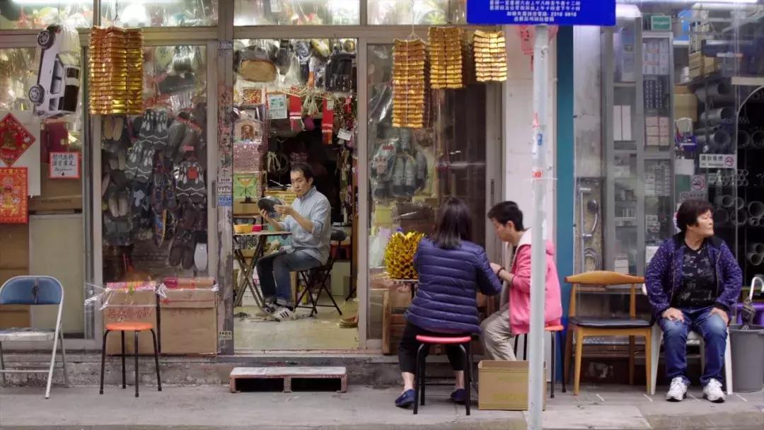香港阴间设计师：为黄家驹订做电吉他，为张国荣粉丝订做咖啡厅..