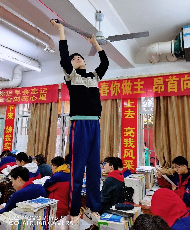 帅哥不仅仅是看的,个个是能干的