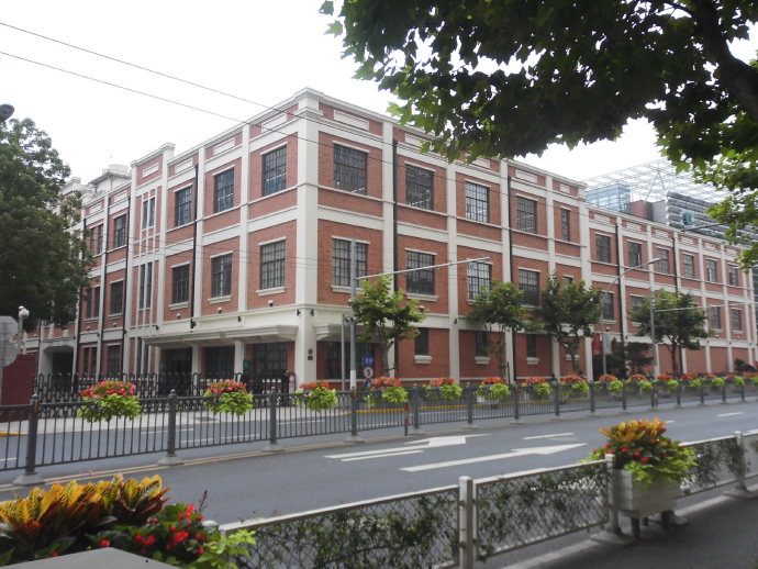 租界公园、跑狗场、卷烟厂，这条马路“活化石”太多