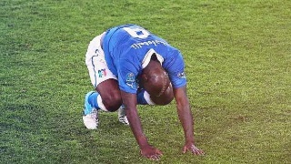 最强的足球运动员是谁,个性十足的运动员