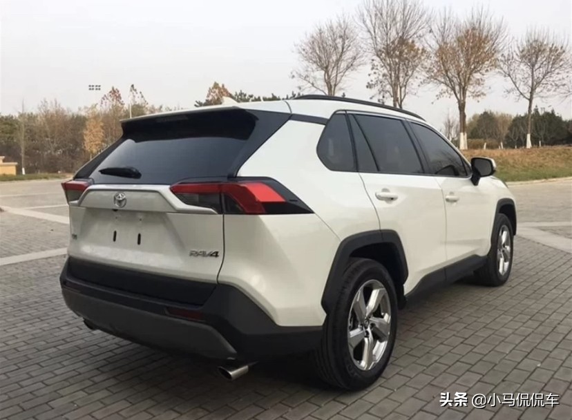 全新丰田荣放落地和用车成本参考,10w公里的丰田荣放值得买吗