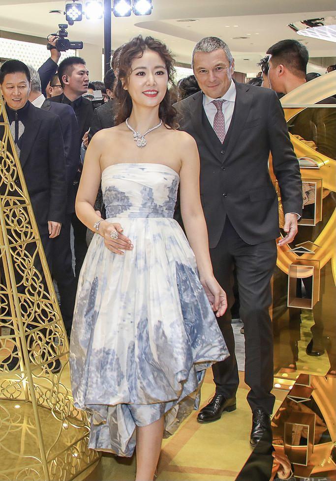 徐冬冬穿显瘦裙,徐冬冬露脐衫图片