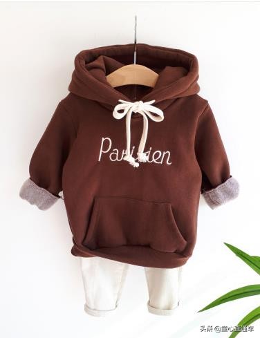 韩国童装短袖t恤搭配,早秋流行什么衣服童装