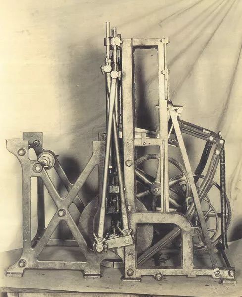 吐司如何切薄片,切吐司片最简单的方法