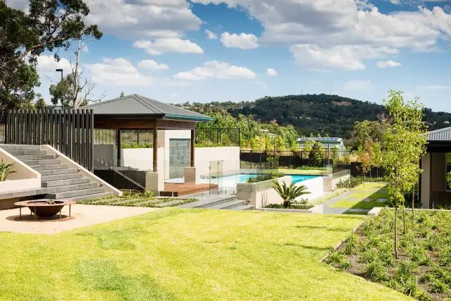 8*8米三层精致雅致别墅设计图,藏于山水间的度假别墅推荐