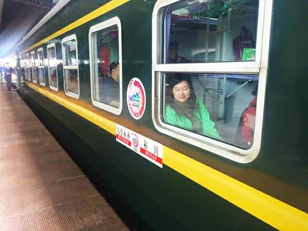 新疆铁路小长假增开列车62列,清明小长假新疆铁路加开列车40列