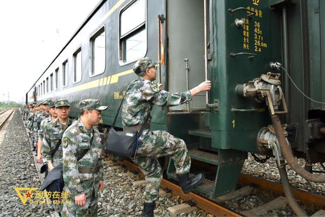 军用战场救护两轮车,解放军医疗队运输机