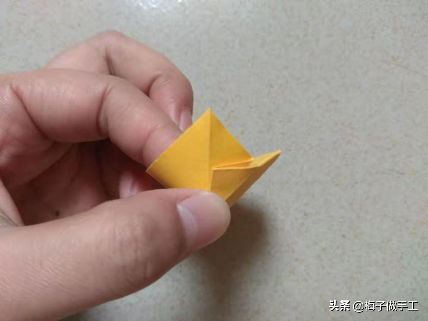 儿童手工折纸：沙发怎么折？桌子、椅子和沙发一套家具就是要整齐