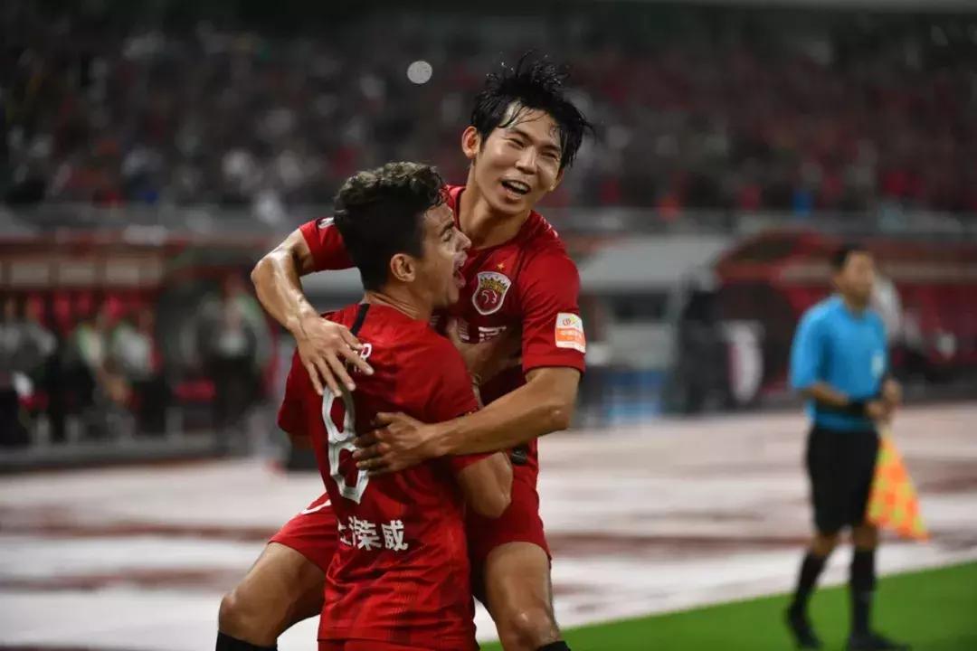 上港杨世元防线,上港后腰杨世元