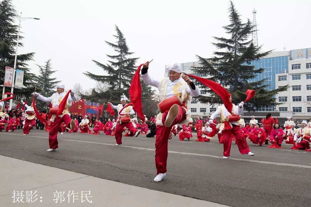 城关镇社火表演安塞腰鼓,社火打腰鼓