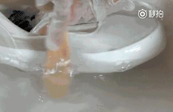 小白鞋的清洗妙招用过的都说好,小白鞋如何清洗才能更干净不发黄