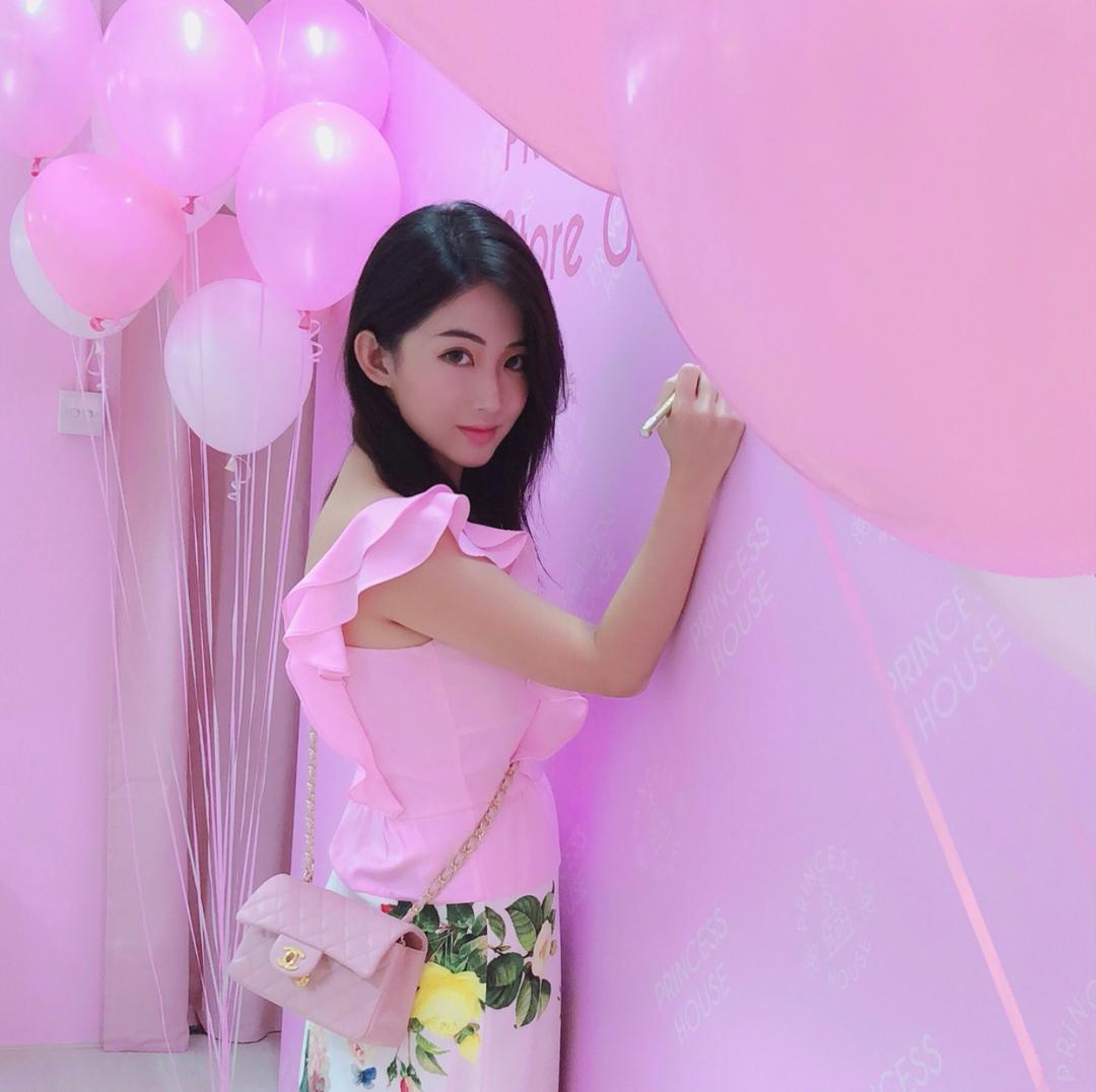 恭喜！27岁TVB亲生女与球员姐弟恋，父亲是身家十亿的LED灯大王