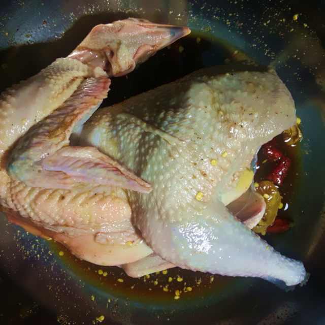 常熟特产叫花鸡怎么吃,常熟名菜叫花鸡