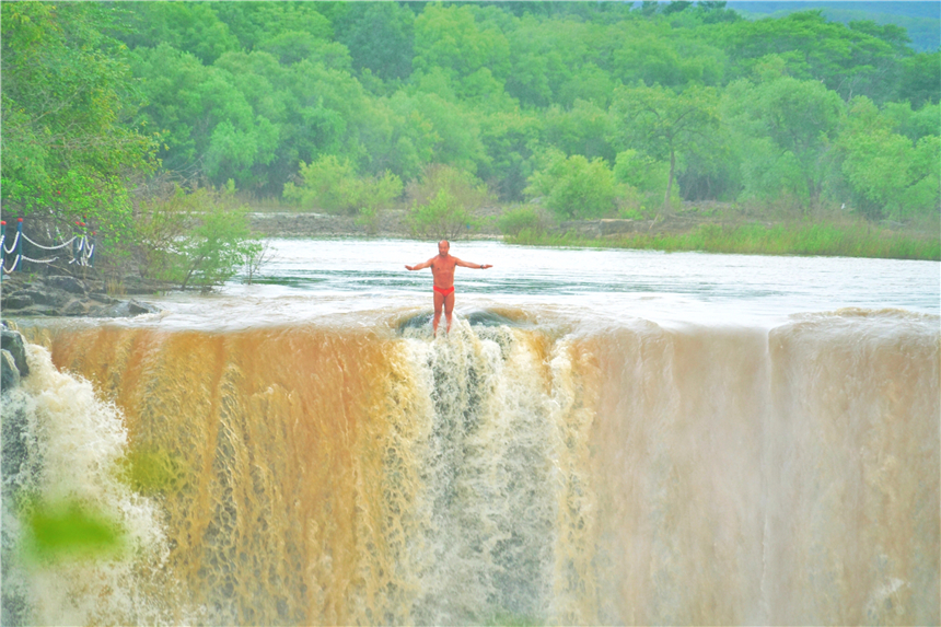 全球最高瀑布跳水者,世界瀑布跳水第一人