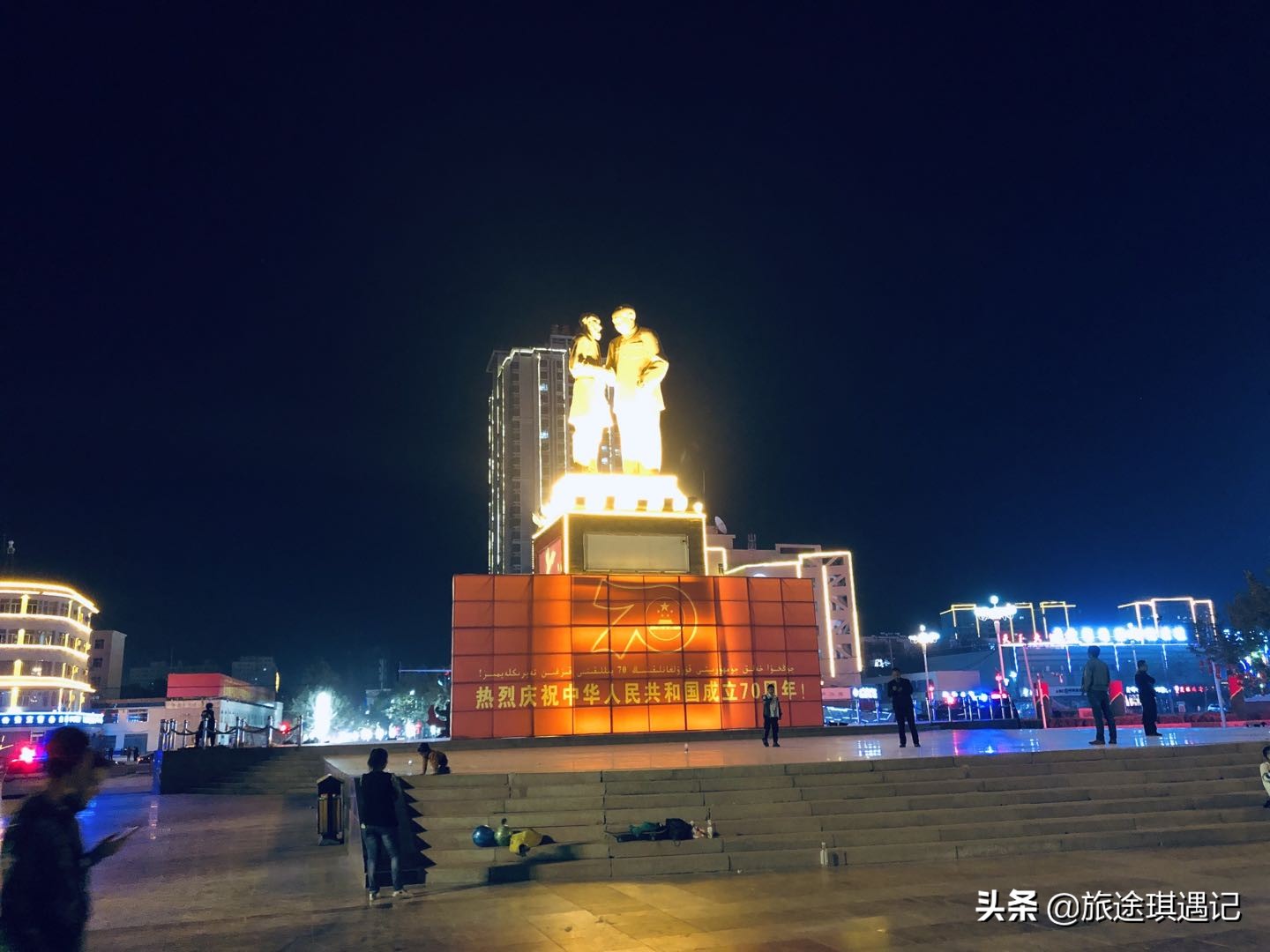 从阿拉尔到塔克拉玛干,从库尔勒去和田的最佳沙漠公路