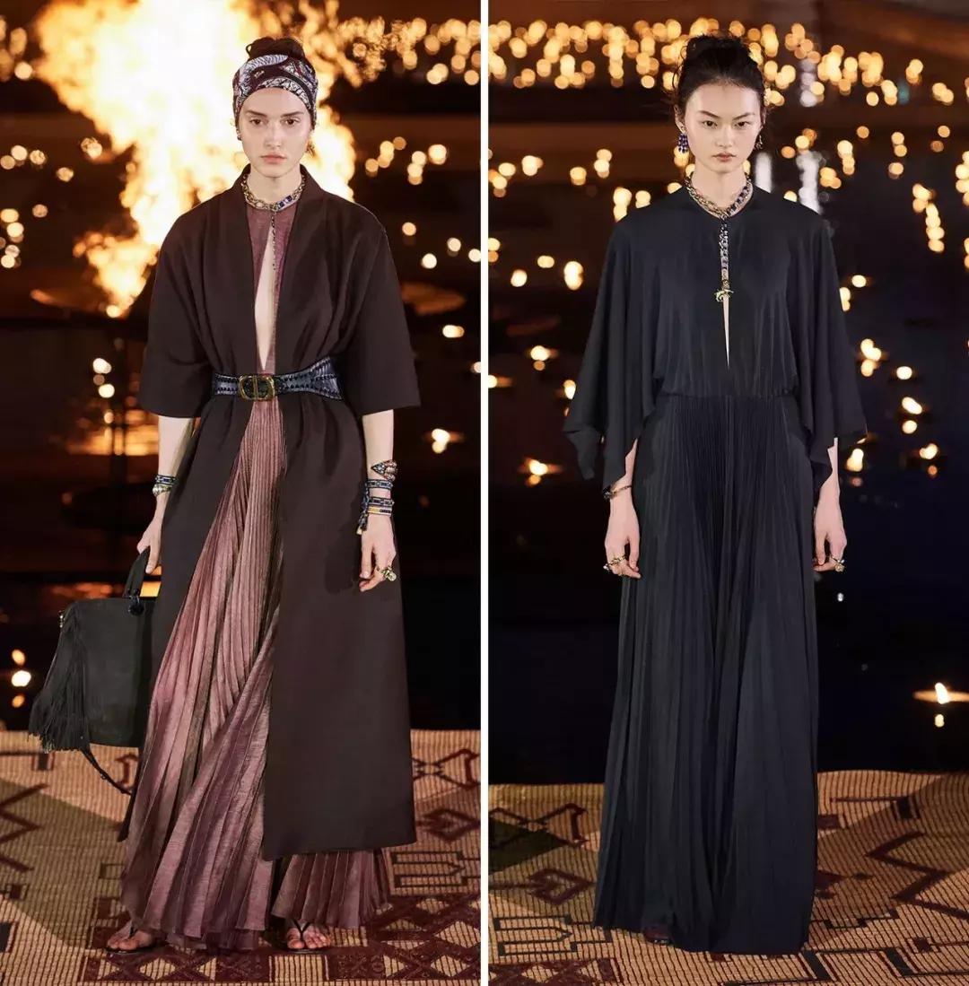 在摩洛哥皇宫，穿拖鞋看秀，是什么体验？