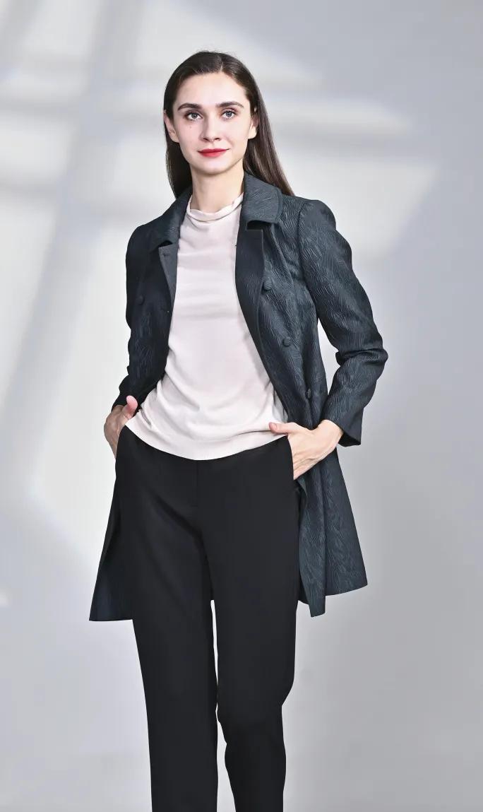 露凝寒意浓添衣多珍重