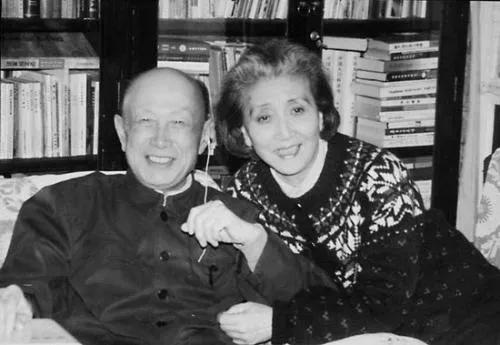 钱归你将归我,钱归我奖归你的爱情故事