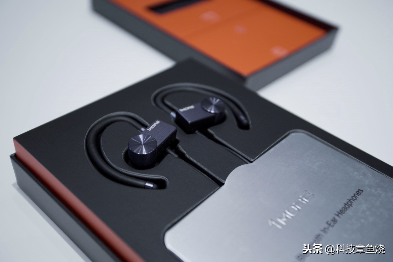 运动的时候耳机总是停,运动耳机戴不上去是怎么回事